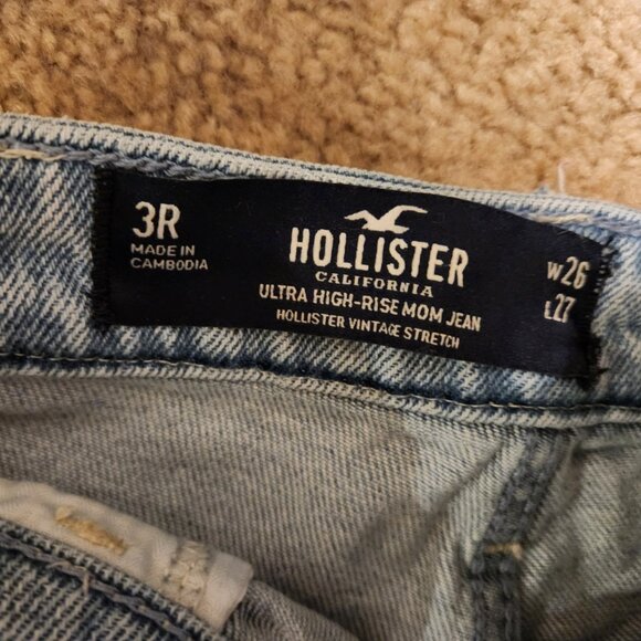 Three pairs Hollister Ultra High-Rise Mom Jeans Size 3R (W26 L 27) Ripped Style - Picture 2 of 2